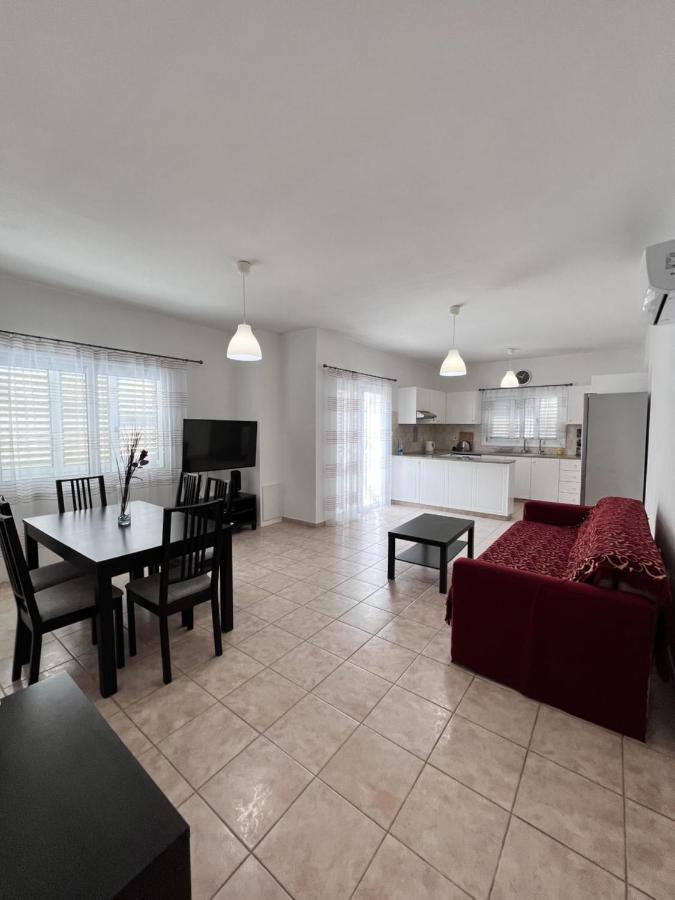 Paphos Pafia Sunbeach Townhouse מראה חיצוני תמונה